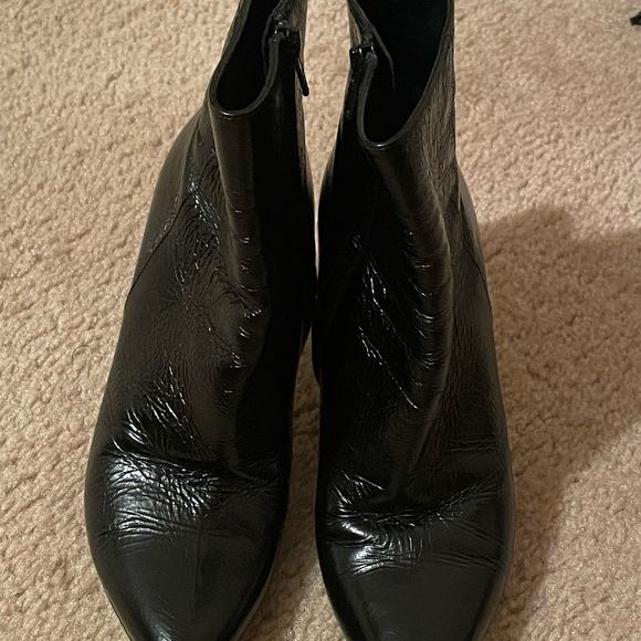 Saint Laurent Sleek Black Ankle Booties - Picture 1 of 3